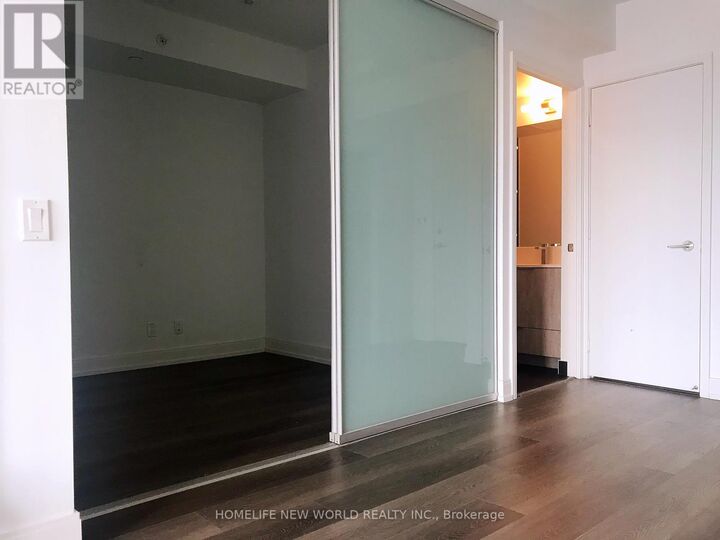 Property Photo:  181 Dundas Street East 1806  ON M5A 0N5 
