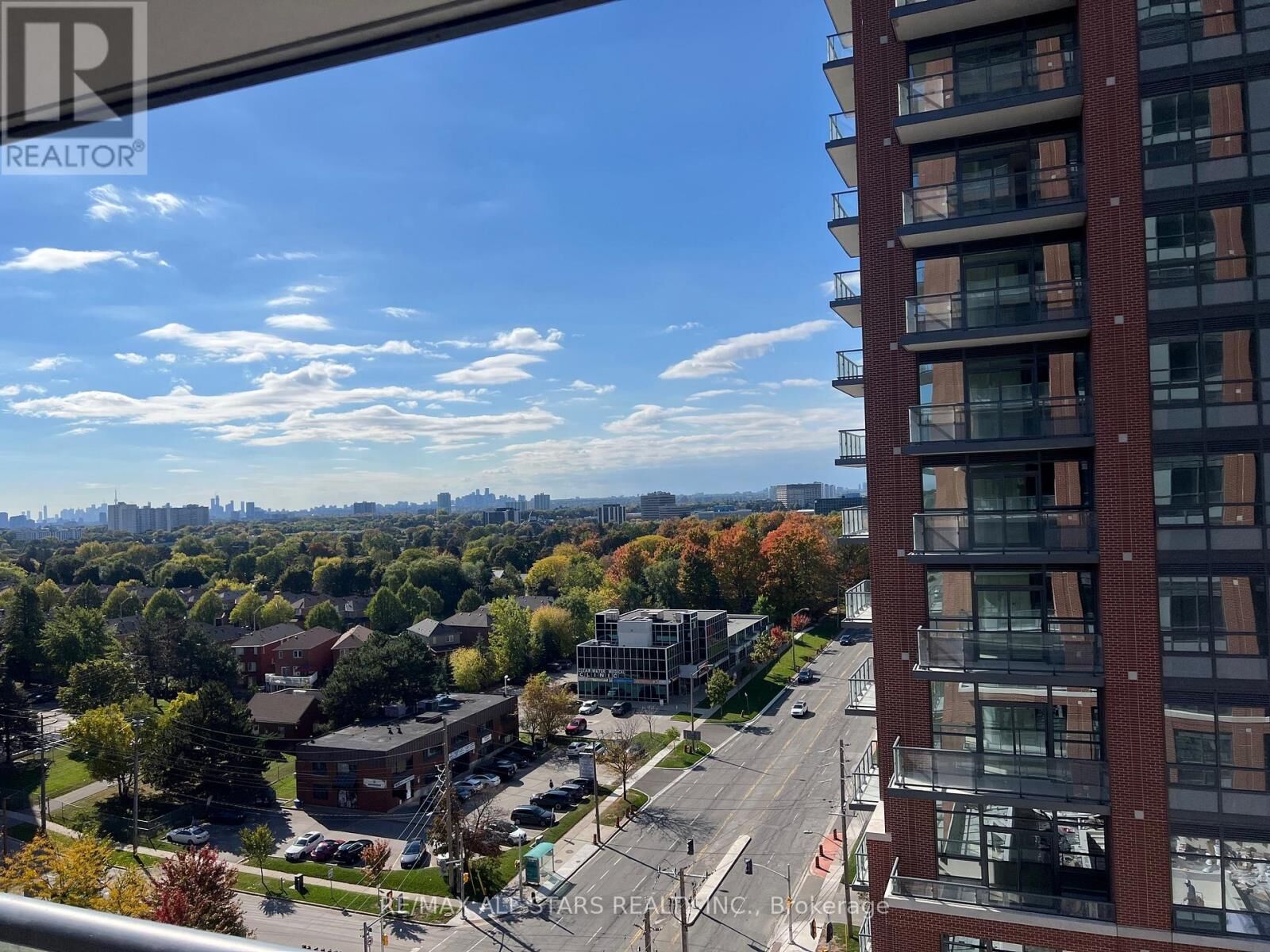 Property Photo:  3270 Sheppard Avenue East 1124  ON M1T 3K3 