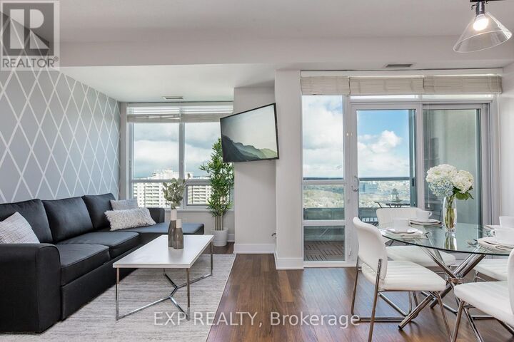 Property Photo:  120 Homewood Avenue 2904  ON M4Y 2J3 