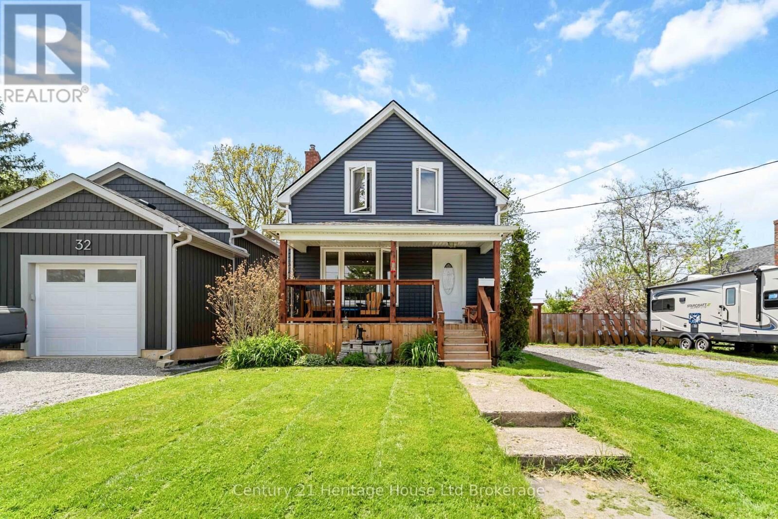 Property Photo: 34 Humboldt Parkway ON L3K 2H2