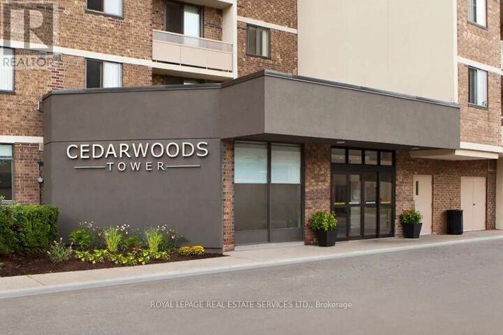 Property Photo:  1 Cedarwoods Crescent 1812  ON N2C 2L8 