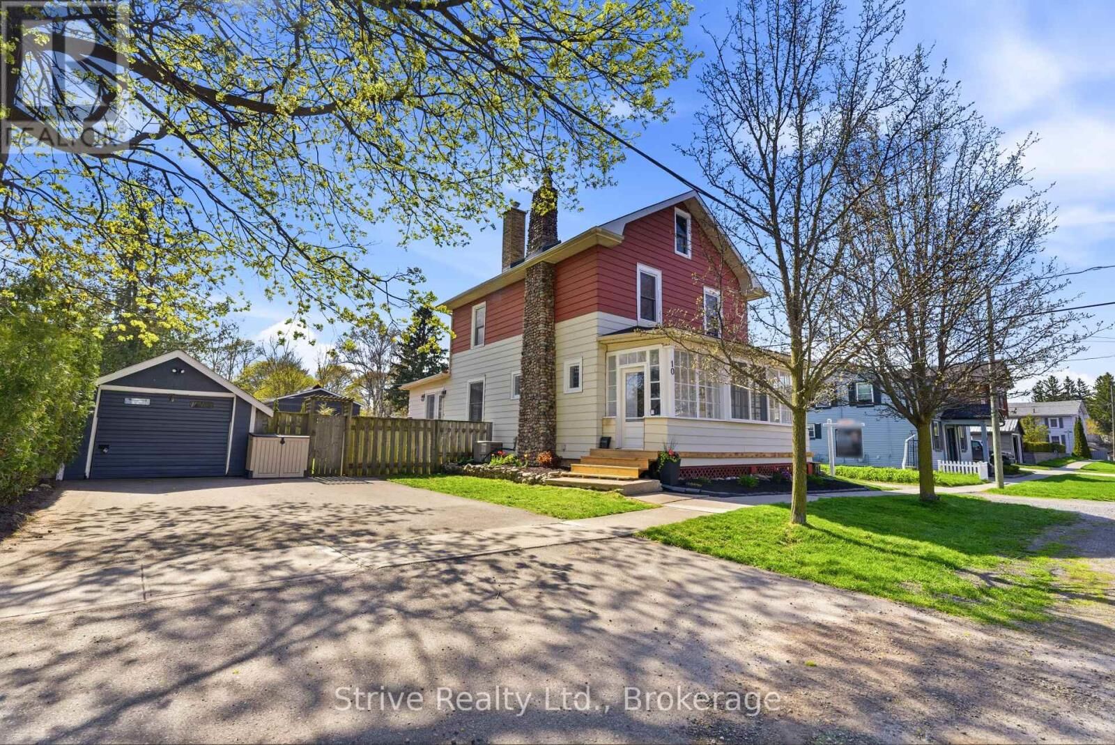 Property Photo:  10 Julia Street  ON L1A 3J2 