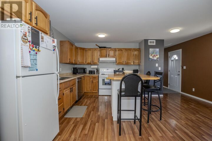 Property Photo:  1946 Home Ave  ON P7E 3C4 