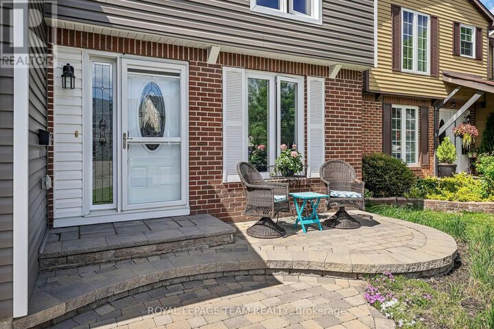 Property Photo:  99 Melanie Crescent  ON K2L 2E4 