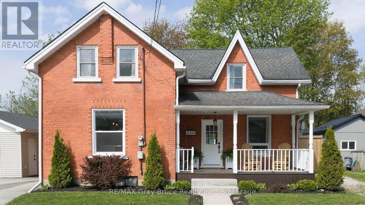 Property Photo: 230 2nd Avenue Southeast ON N0G 1L0