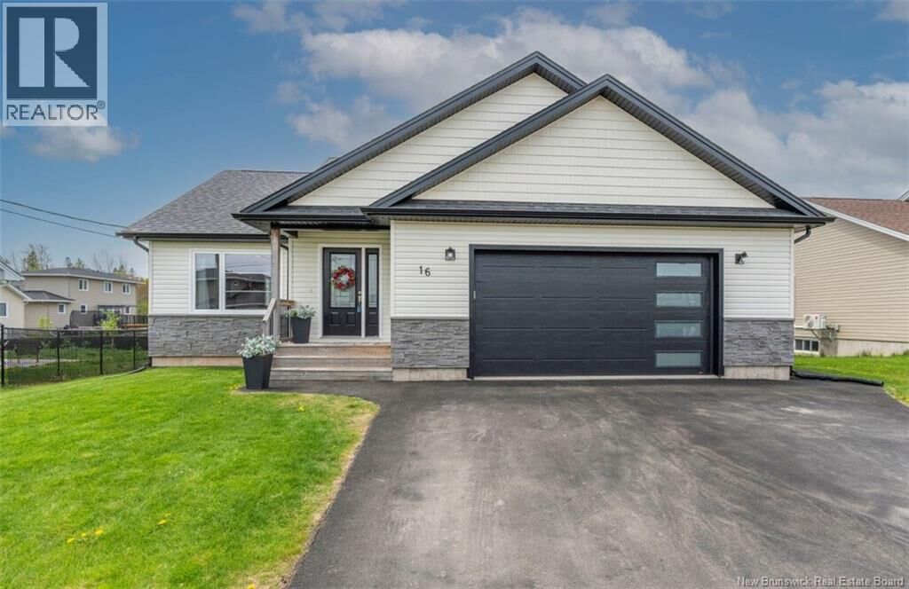 Property Photo: 16 Pebble Creek Way NB E1E 0C8