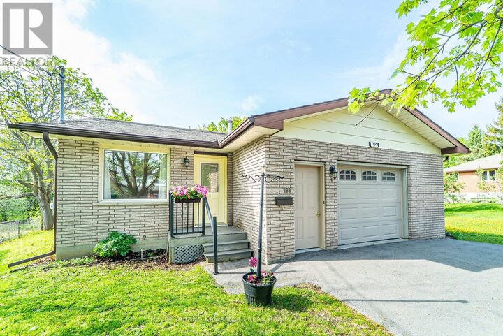 Property Photo:  199 Mary Street West  ON K9V 5N2 