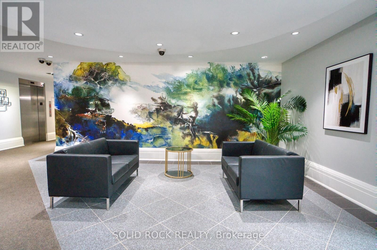 Property Photo: 429 Somerset Street West 209 ON K2P 2P5