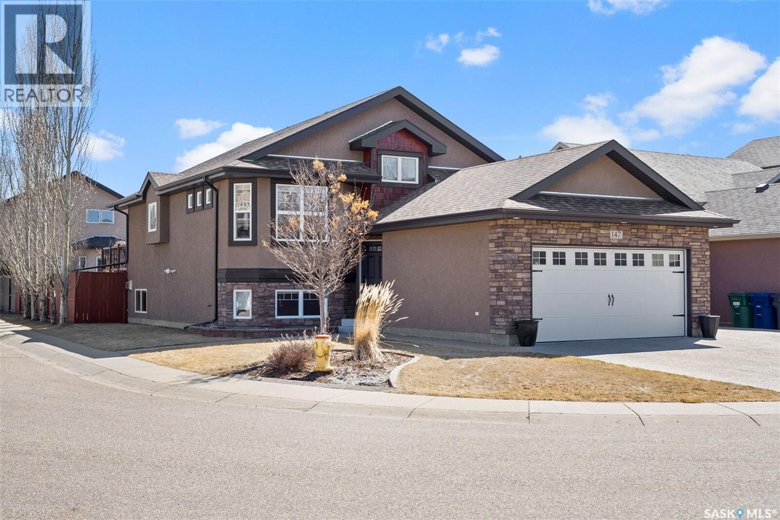 Property Photo:  147 Blackstock Cove  SK S7T 0H4 