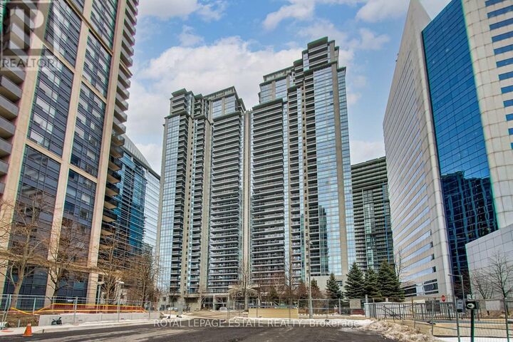 Property Photo:  4978 Yonge Street 808  ON M2N 7G8 