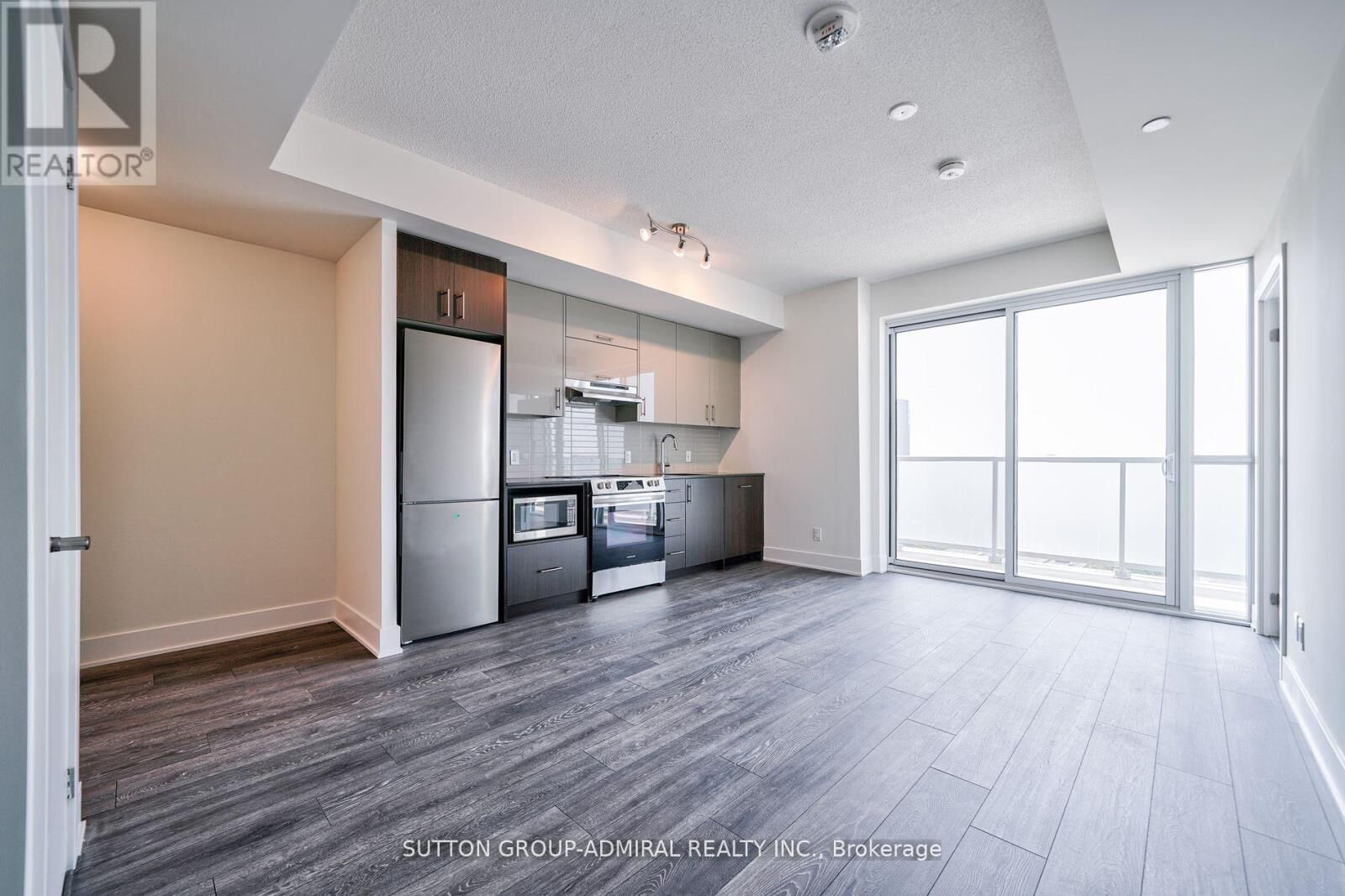 Property Photo:  188 Fairview Mall Drive 2115  ON M2J 4T1 