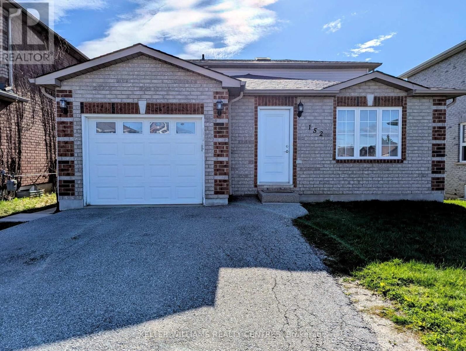 Property Photo:  152 Madelaine Drive Upper  ON L4N 0N1 