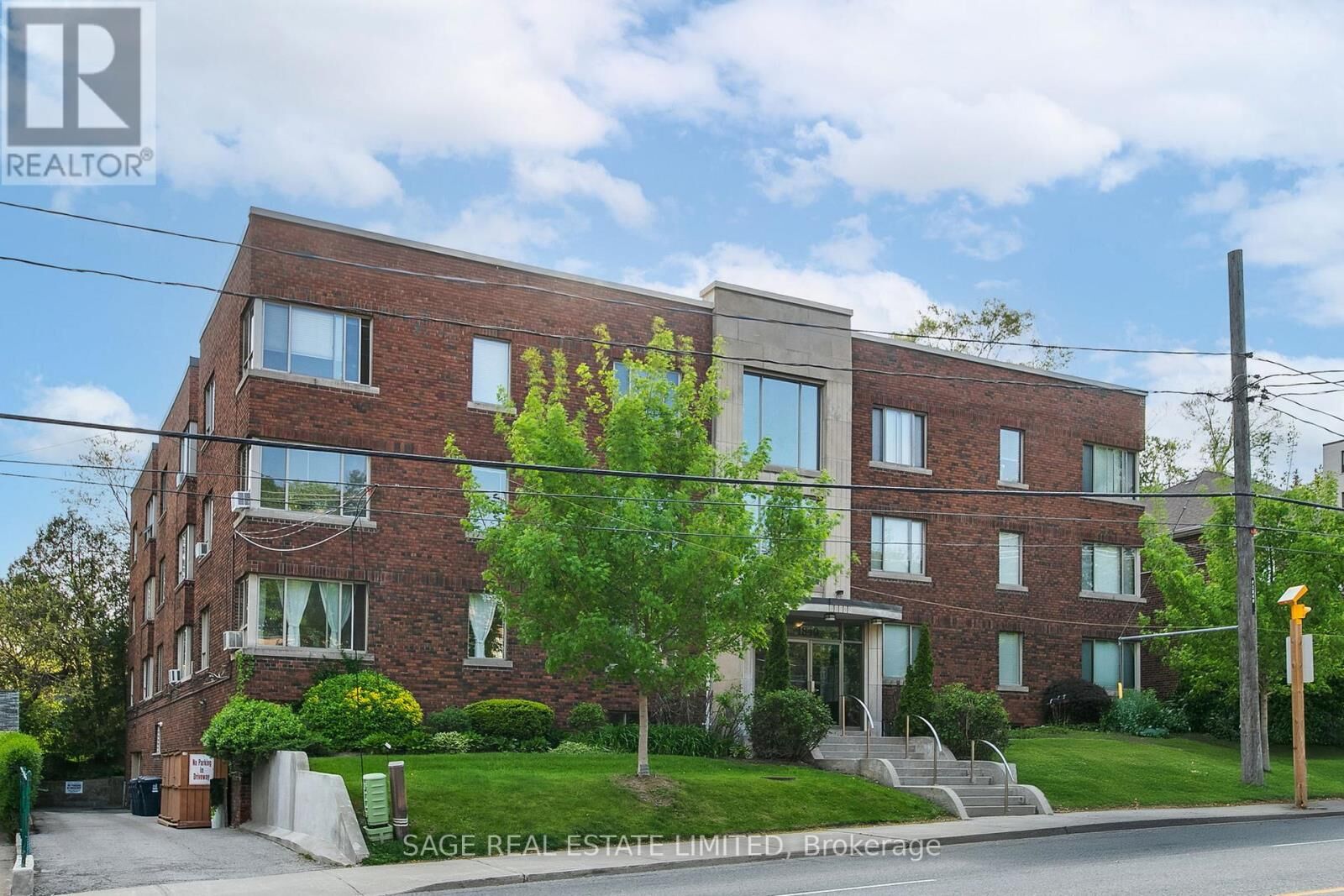 Property Photo: 1840 Bathurst Street 204 ON M5P 3K7