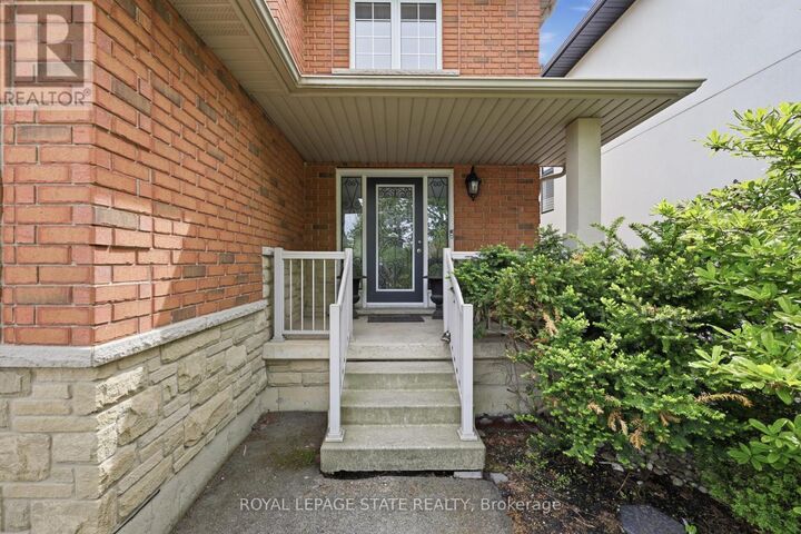 Property Photo:  84 Duncairn Crescent  ON L9C 6G1 