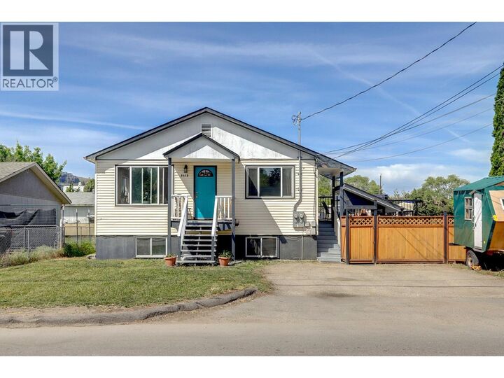 3415 24 Avenue — photo 1