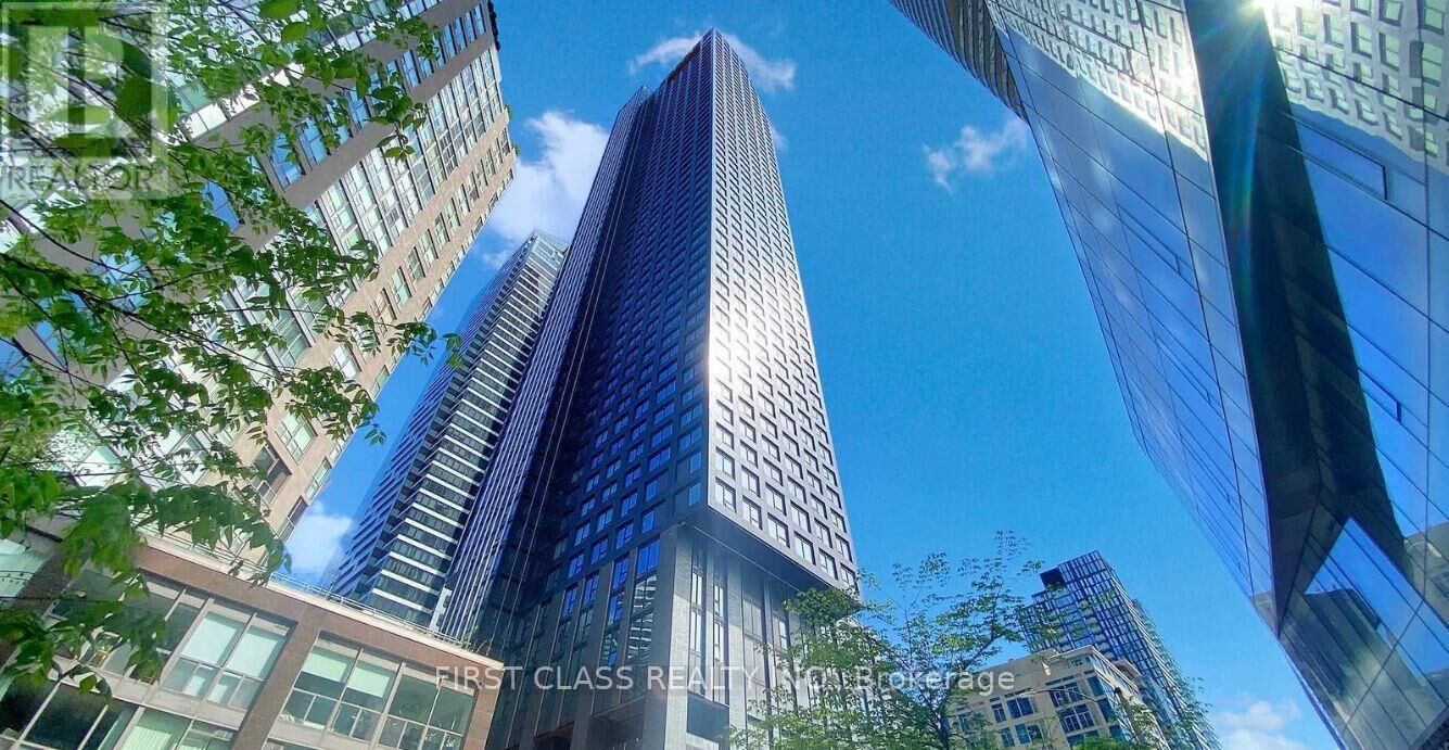 Property Photo:  8 Wellesley Street West 4107  ON M4Y 0J5 