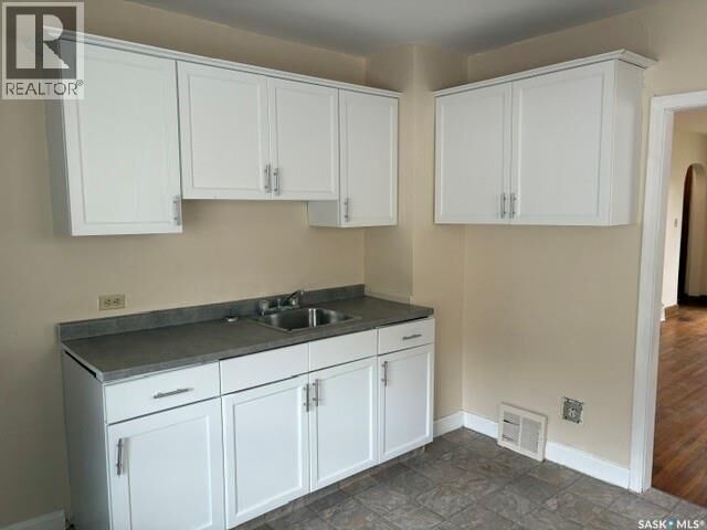Property Photo:  2230 Winnipeg Street  SK S4P 1H1 
