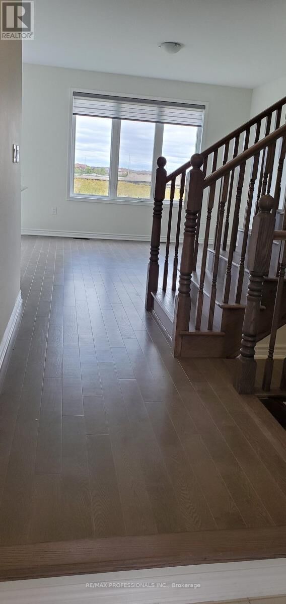 Property Photo:  557 Queen Mary Drive  ON L7A 5H4 