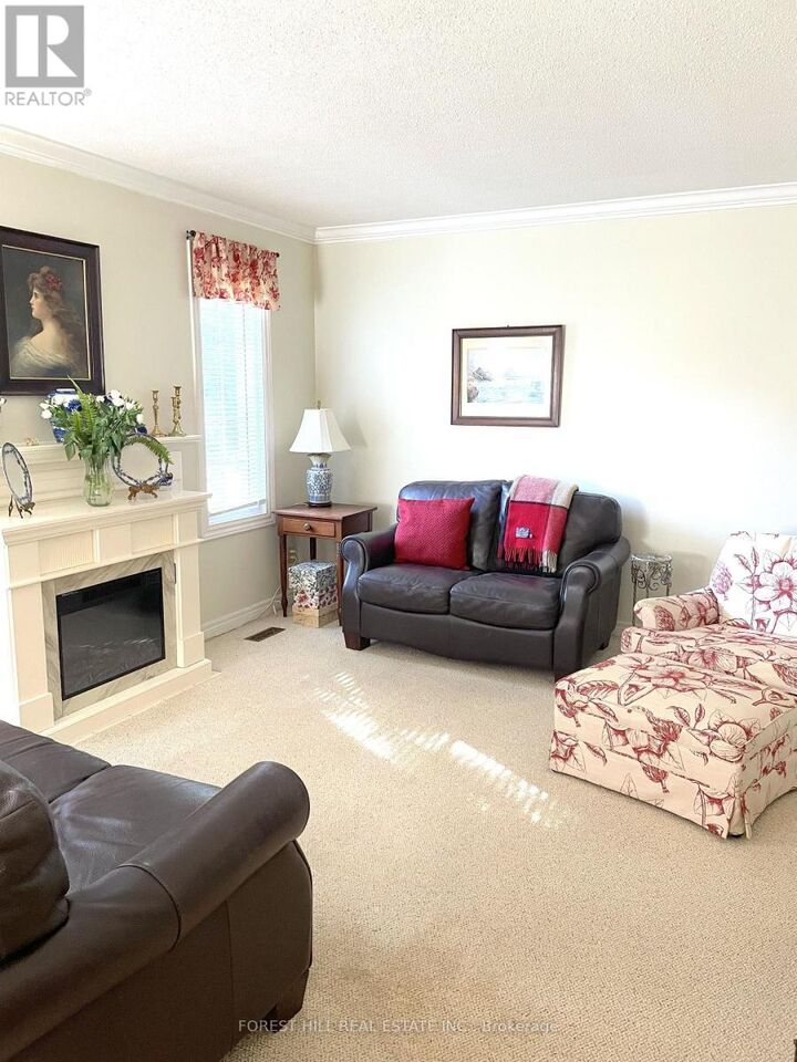 Property Photo: 340 Ambleside Drive 21 ON N6G 4Y5