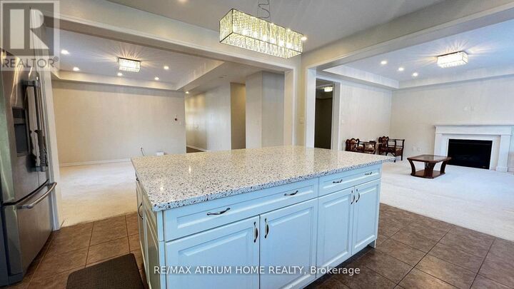 Property Photo: 2 Forest Grove Lane ON N2R 1P6