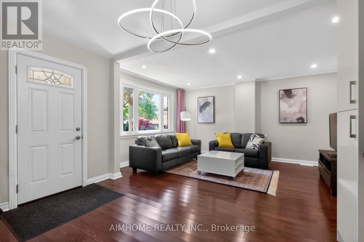 Property Photo:  140 Meighen Avenue  ON M4B 2H9 