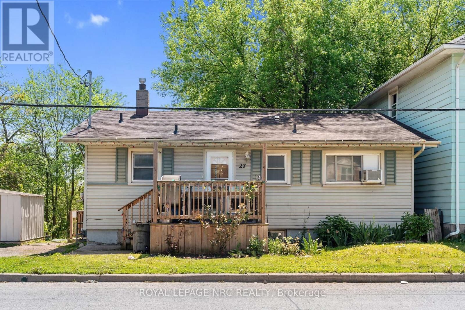 Property Photo:  27 Gale Crescent  ON L2R 3K8 