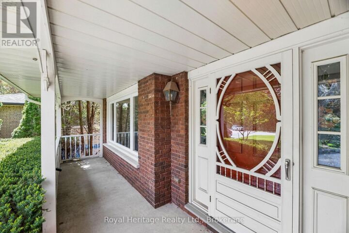 Property Photo:  232 Beatrice Street West  ON L1G 7M9 