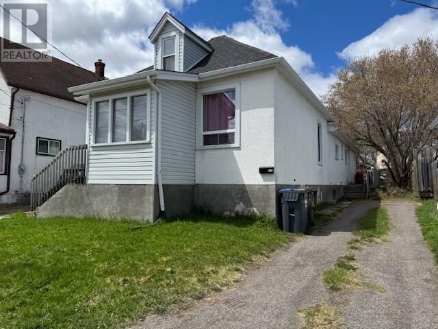 Property Photo:  42 Ontario St  ON P7B 3E9 