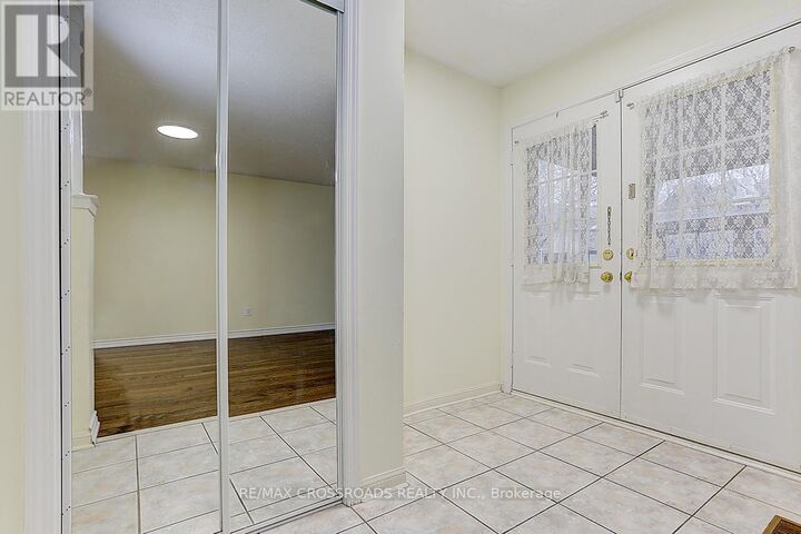 Property Photo:  4 Lancelot Lane  ON L6C 2G4 