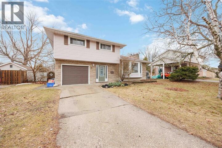 Property Photo: 1068 Fairlane Avenue ON N7S 3J8