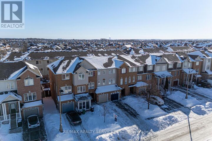 Property Photo:  67 Decker Hollow Circle  ON L6X 0L5 