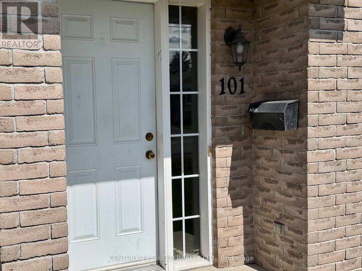 Property Photo: 101 McKenzie Street West ON K6K 1W2