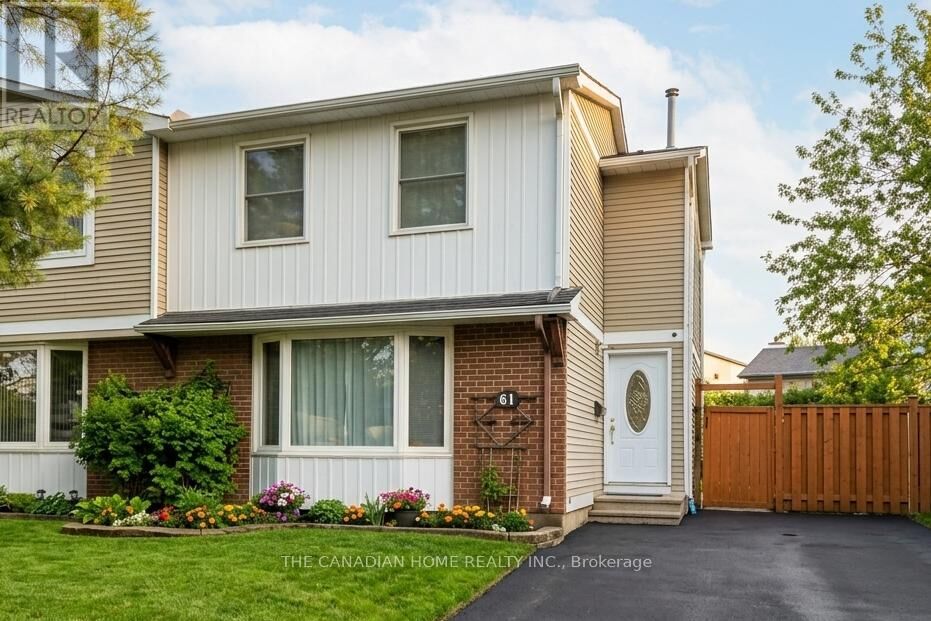 Property Photo:  61 Exeter Drive  ON K2J 1V6 