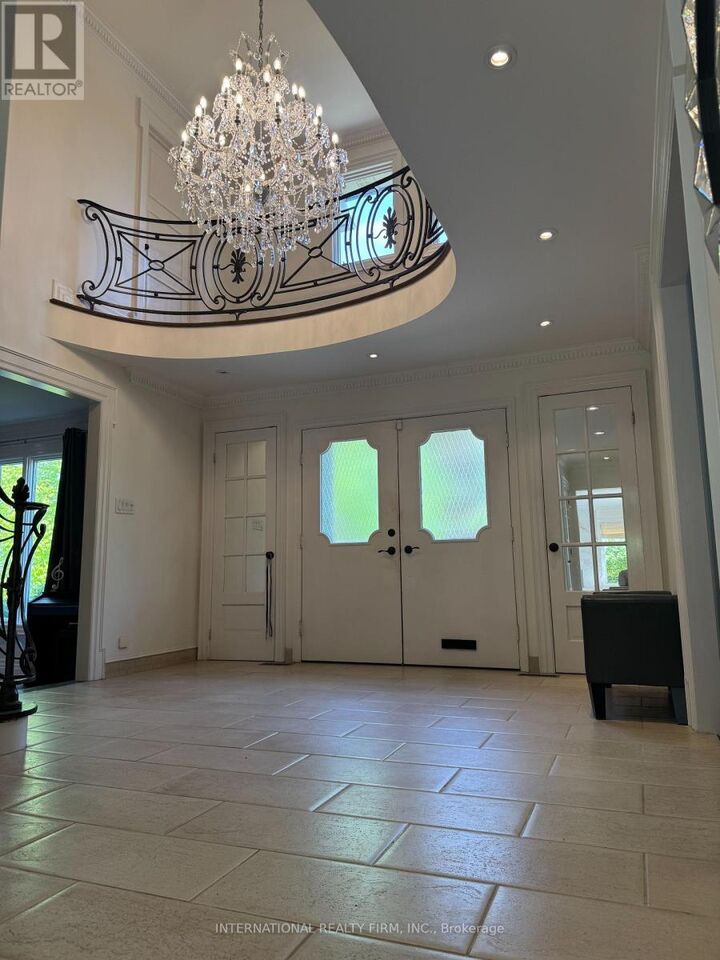 Property Photo:  122 Willingdon Road  ON K1M 2G1 
