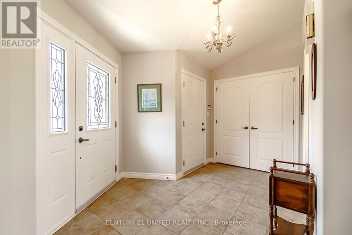 Photo de la propriété: 227 Carnegie Avenue 16 ON K9L 0B3