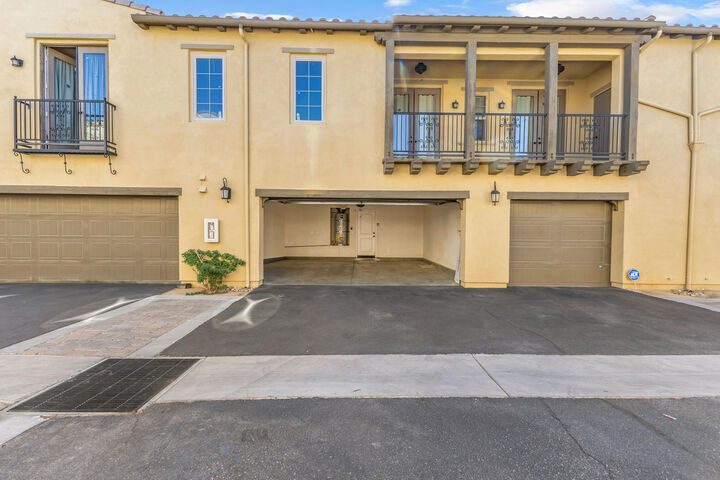 Property Photo:  162 Paseo Bravo  CA 92211 
