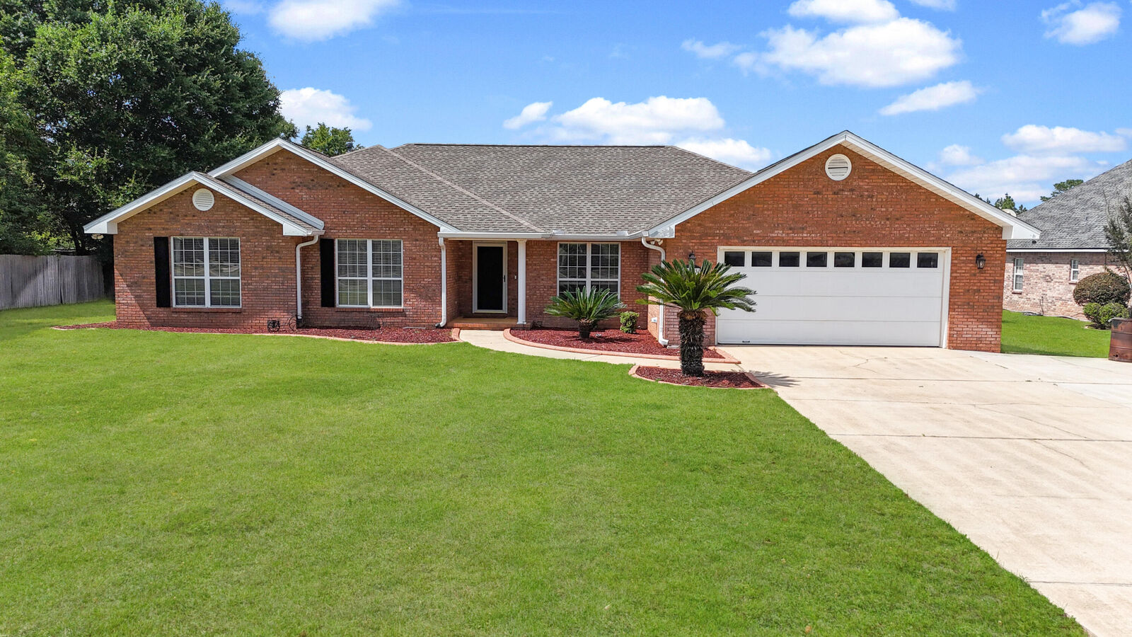 Property Photo:  3003 Colonial Circle  FL 32536 