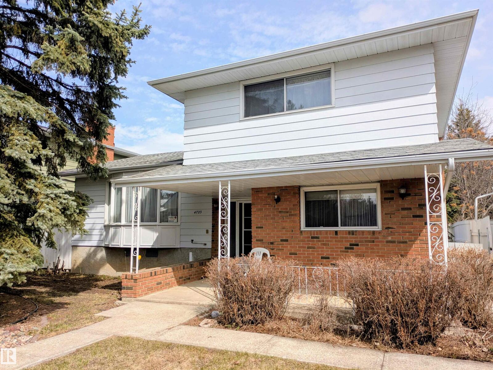 Property Photo: 4723 143 Street NW AB T6H 4C7