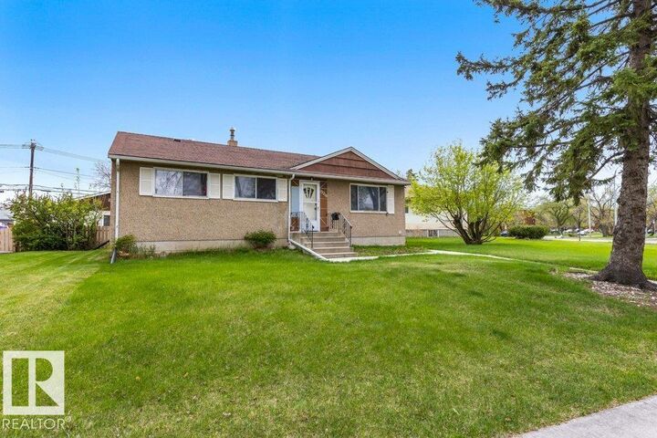 Property Photo:  13218 116 Avenue NW  AB T5M 3E2 