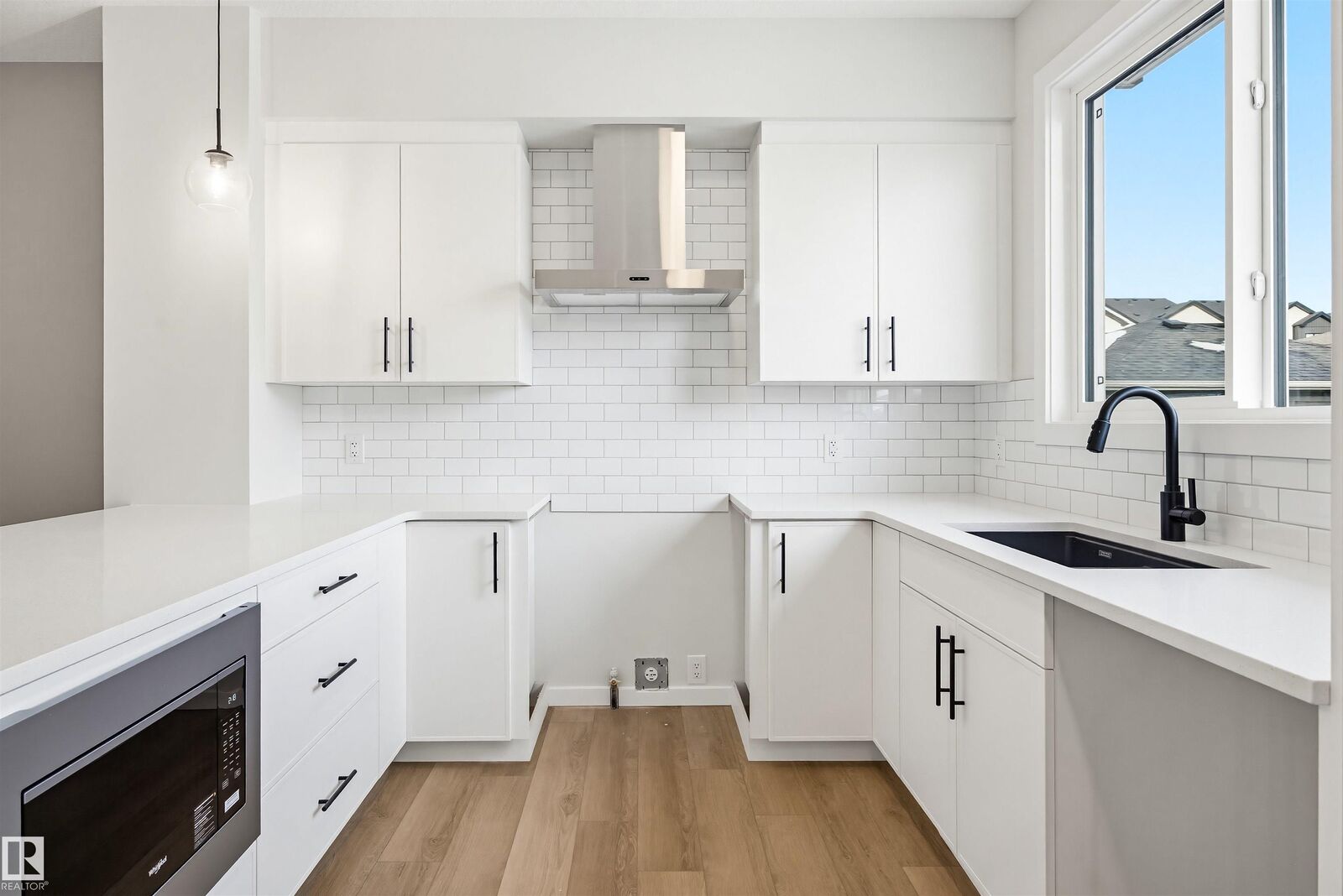 Property Photo:  22429 83A Avenue NW  AB T5T 7R2 