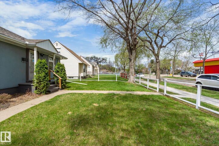 Property Photo:  11606 68 Street NW  AB T5B 1P3 