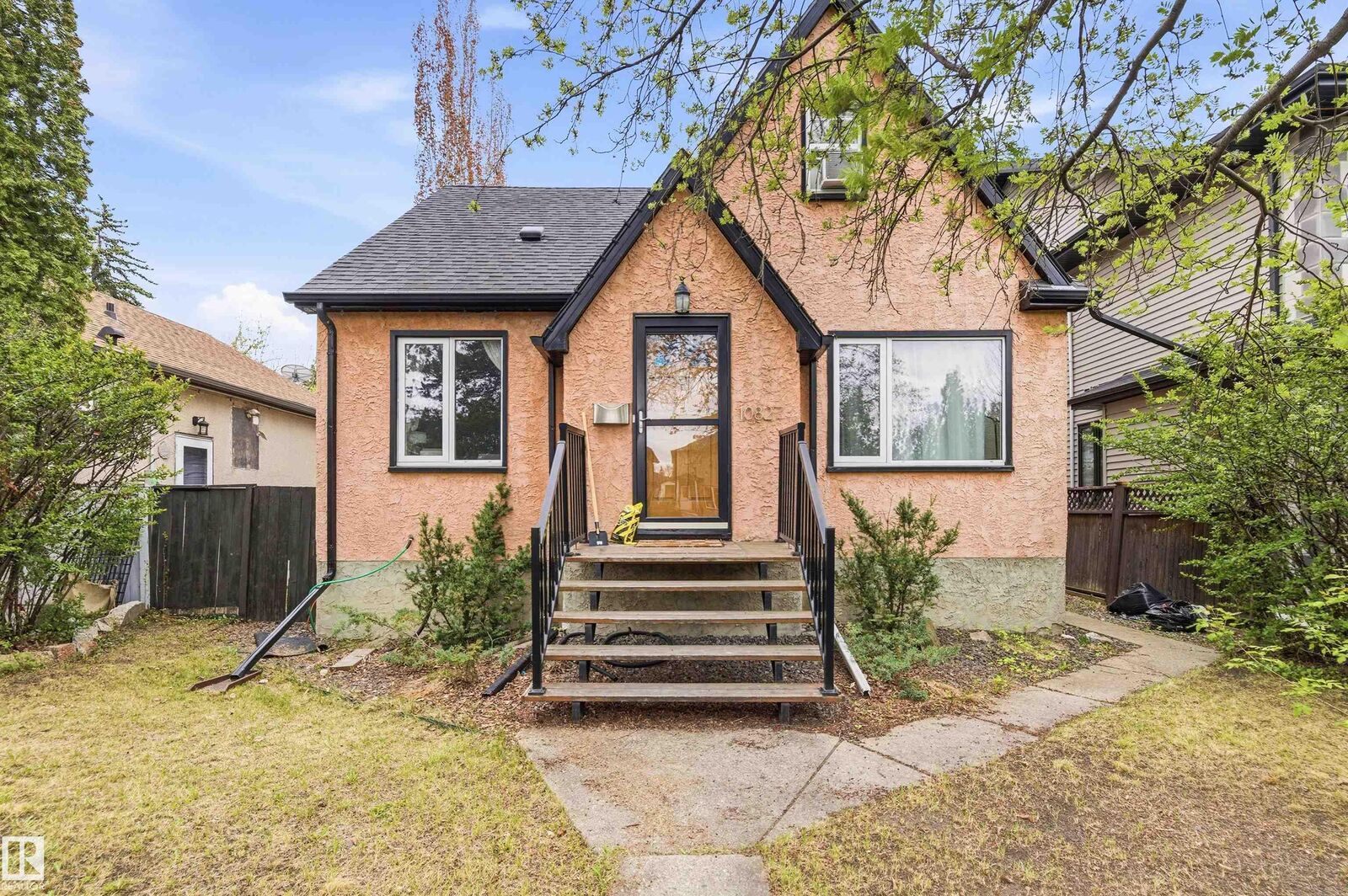 Property Photo: 10827 64 Avenue NW AB T6H 1T3