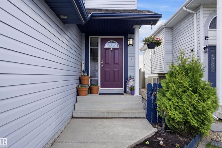 Property Photo:  8915 8 Avenue SW  AB T6X 1B9 