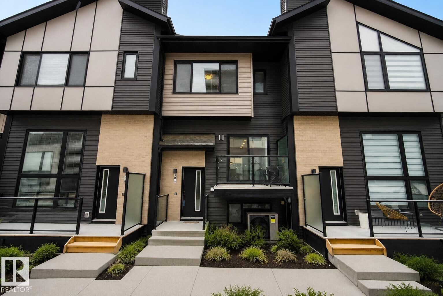 Property Photo:  50 Ebony Boulevard 104  AB T8H 2X4 