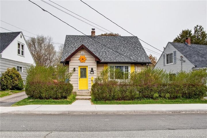 Property Photo: 32 Montgomery Crescent NB E2K 2S9