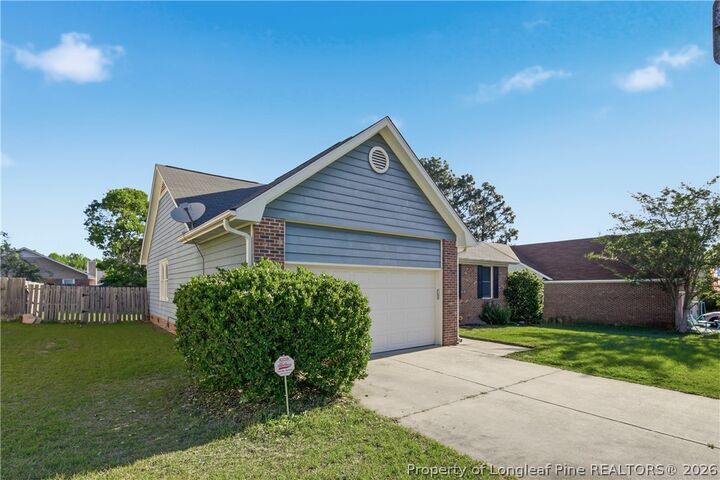 Property Photo:  5532 Bear Creek Circle  NC 28304 
