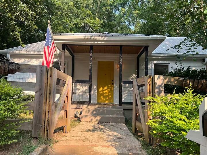 Property Photo:  236 N Peter Street  GA 30601 