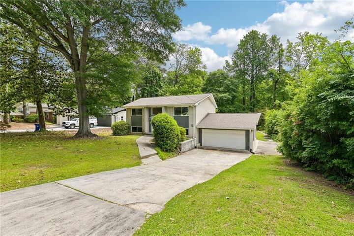 Property Photo: 3825 Leander Court GA 30084