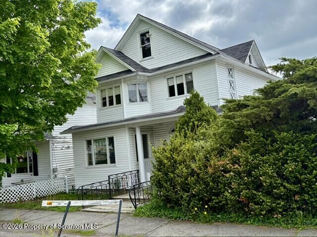 Property Photo:  706 Delaware Street  PA 18421 