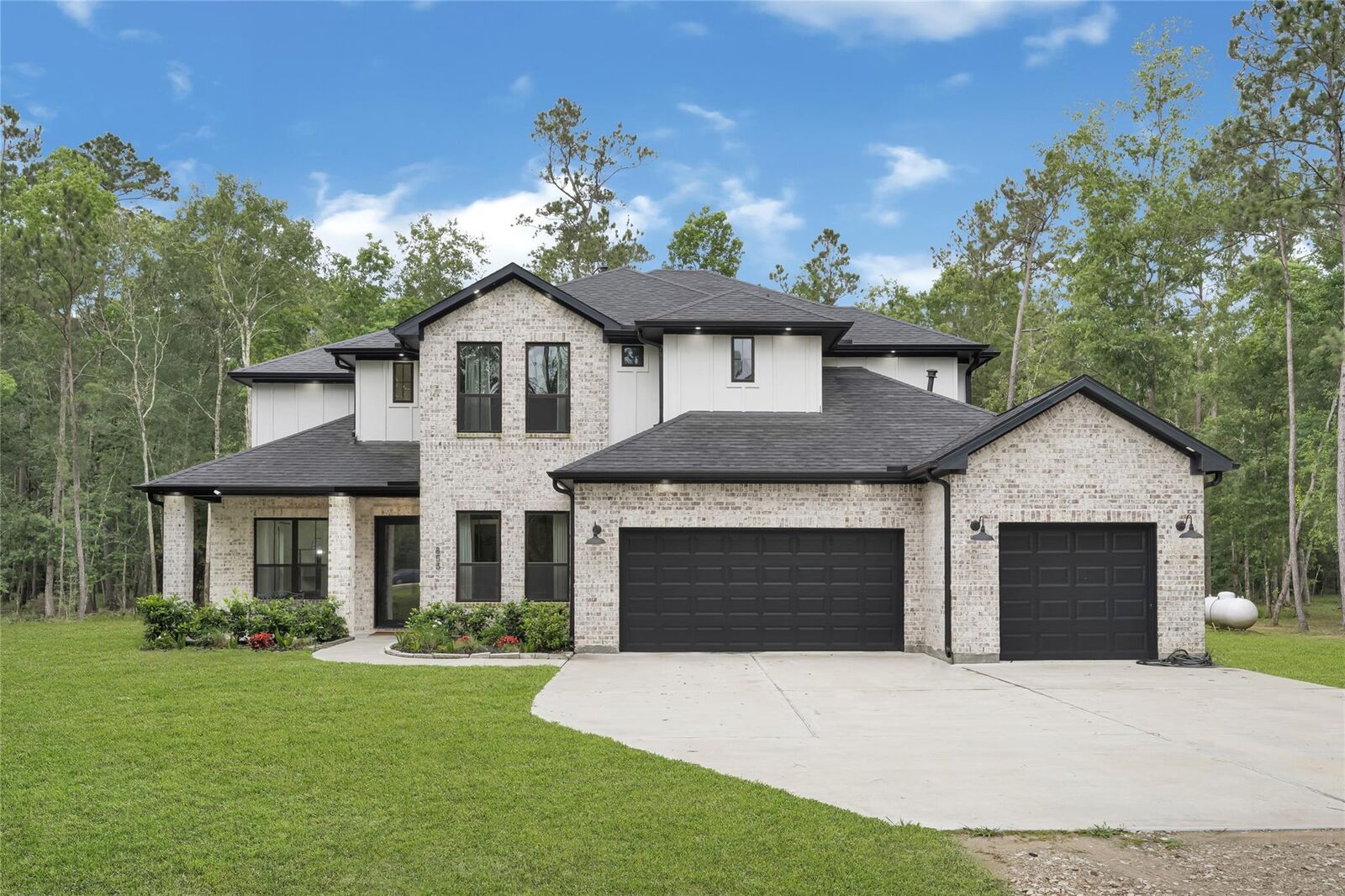 Property Photo: 855 County Road 6324 TX 77535